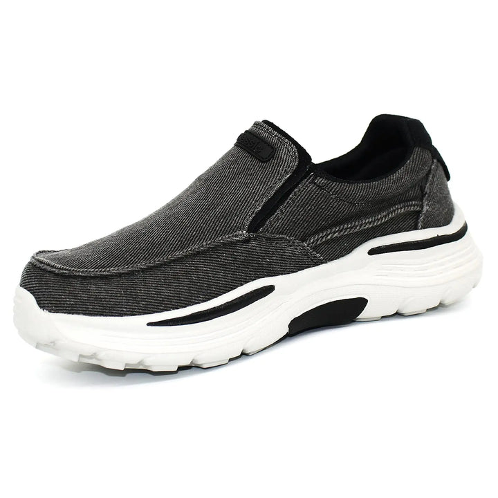 Castano Canvas Sneakers