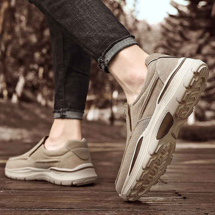 Castano Canvas Sneakers