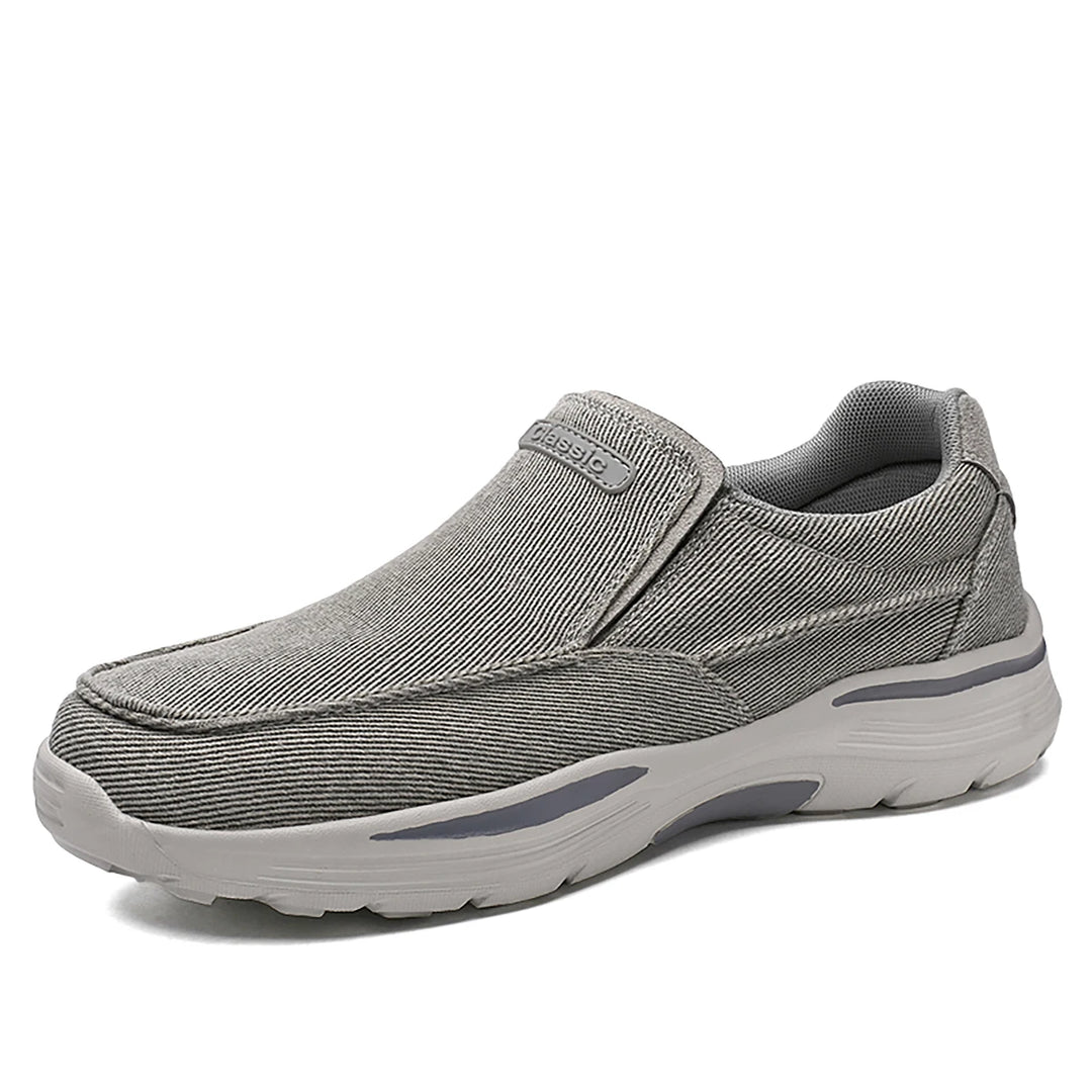 Castano Canvas Sneakers