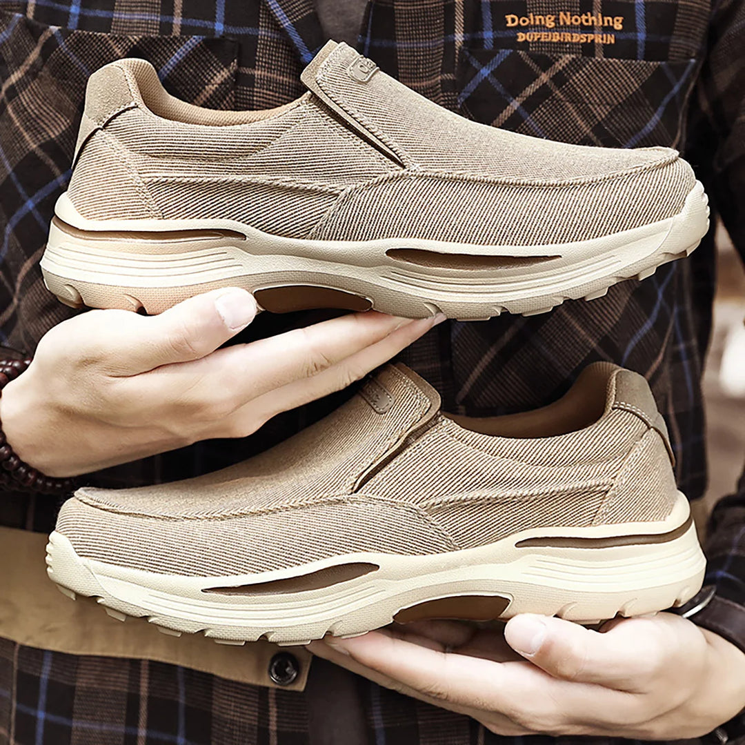 Castano Canvas Sneakers