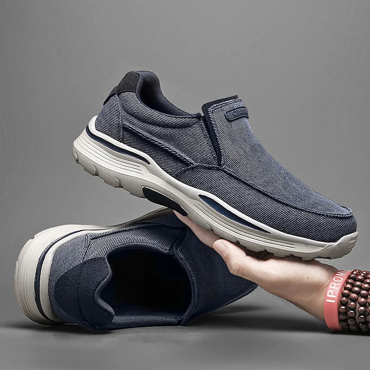 Castano Canvas Sneakers